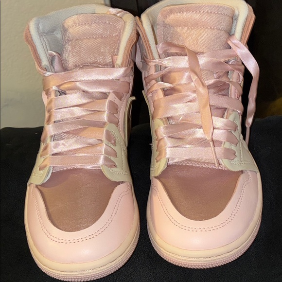2024
Wmns Air Jordan 1 High Method of Make 'Pink Oxford' - Picture 6 of 7
